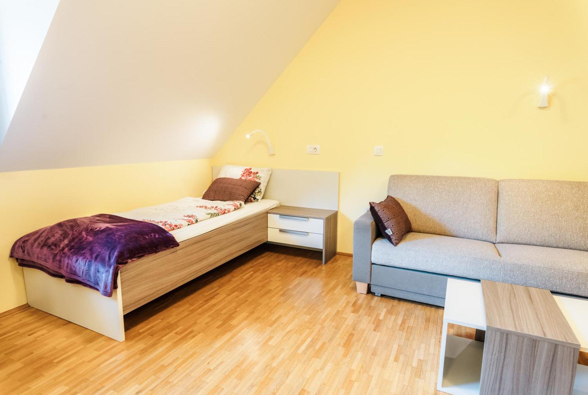 Dvorec Trebnik - Sobe Slovenske Konjice Bagian luar foto
