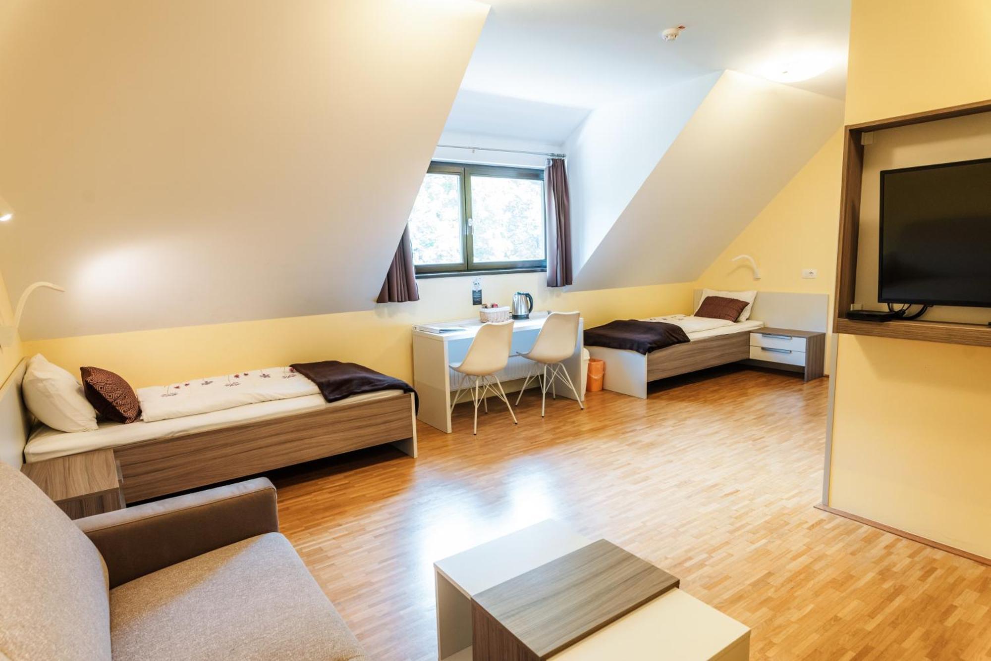 Dvorec Trebnik - Sobe Slovenske Konjice Bagian luar foto