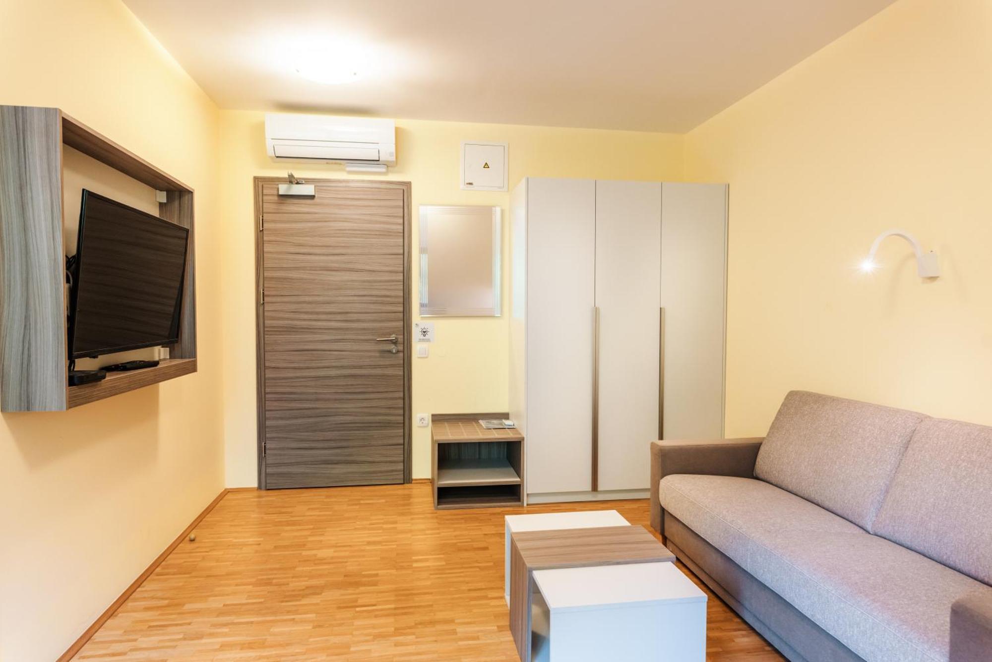 Dvorec Trebnik - Sobe Slovenske Konjice Bagian luar foto