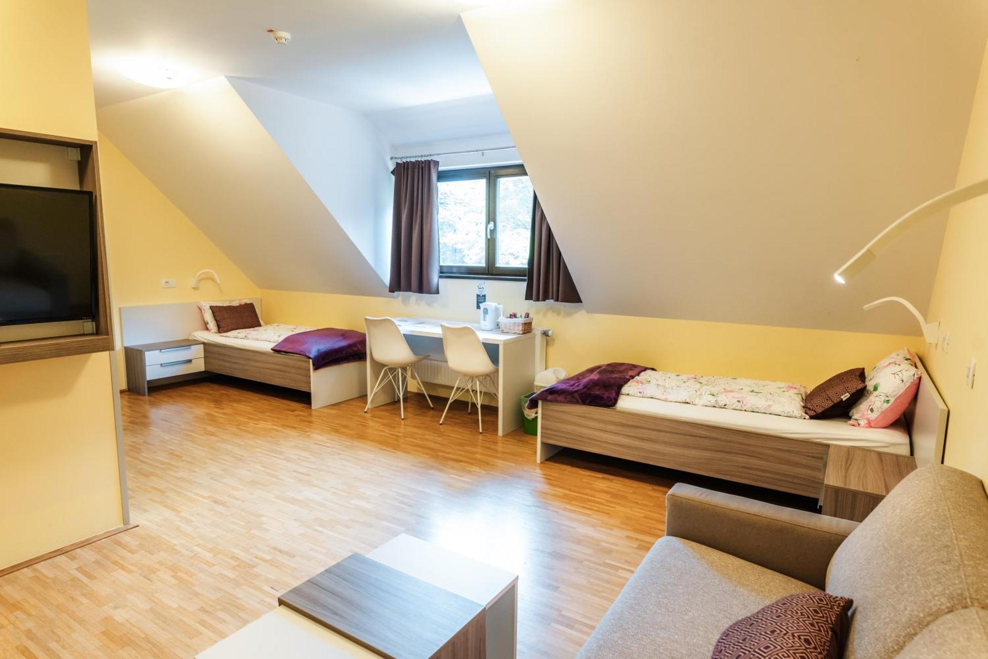 Dvorec Trebnik - Sobe Slovenske Konjice Bagian luar foto